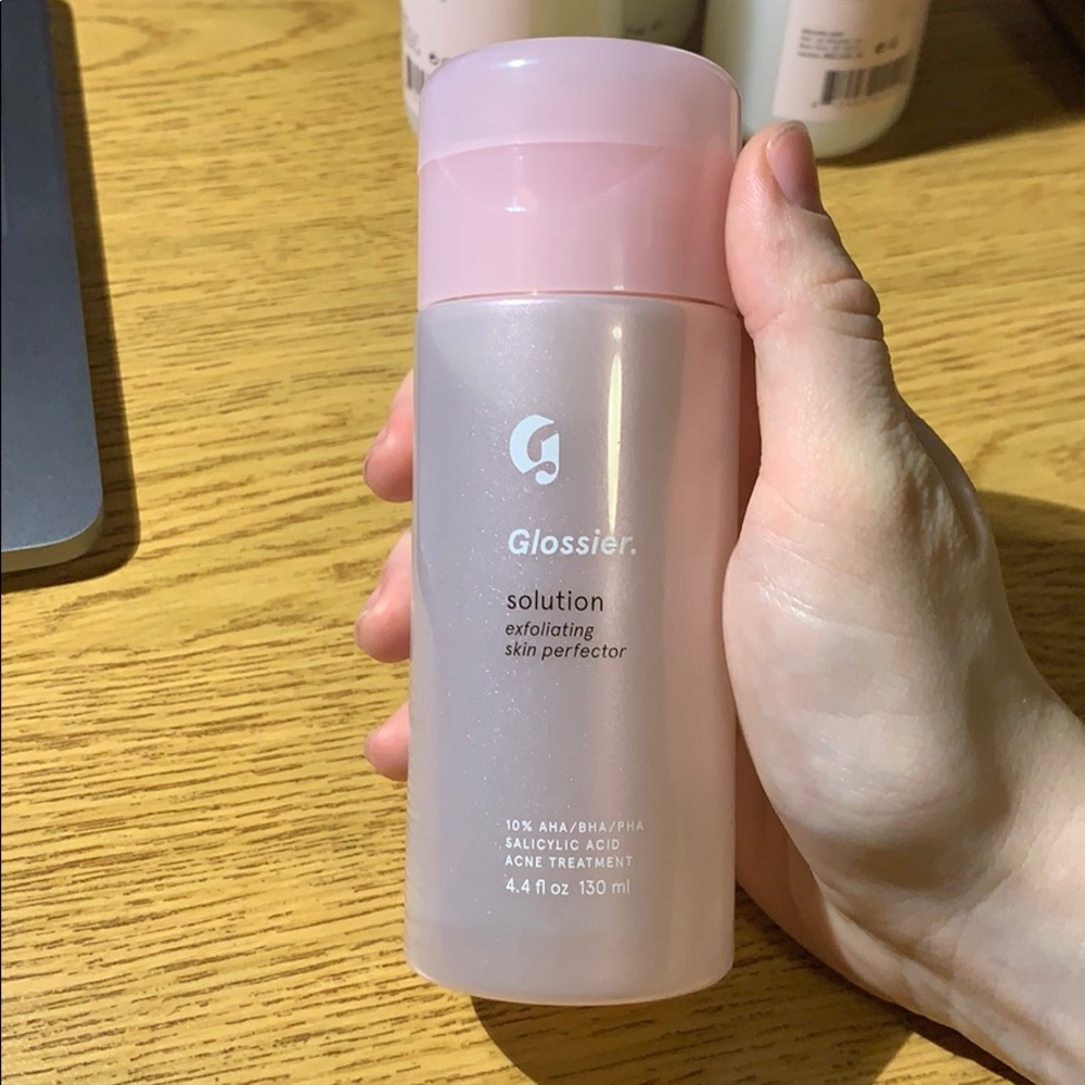 Glossier solution